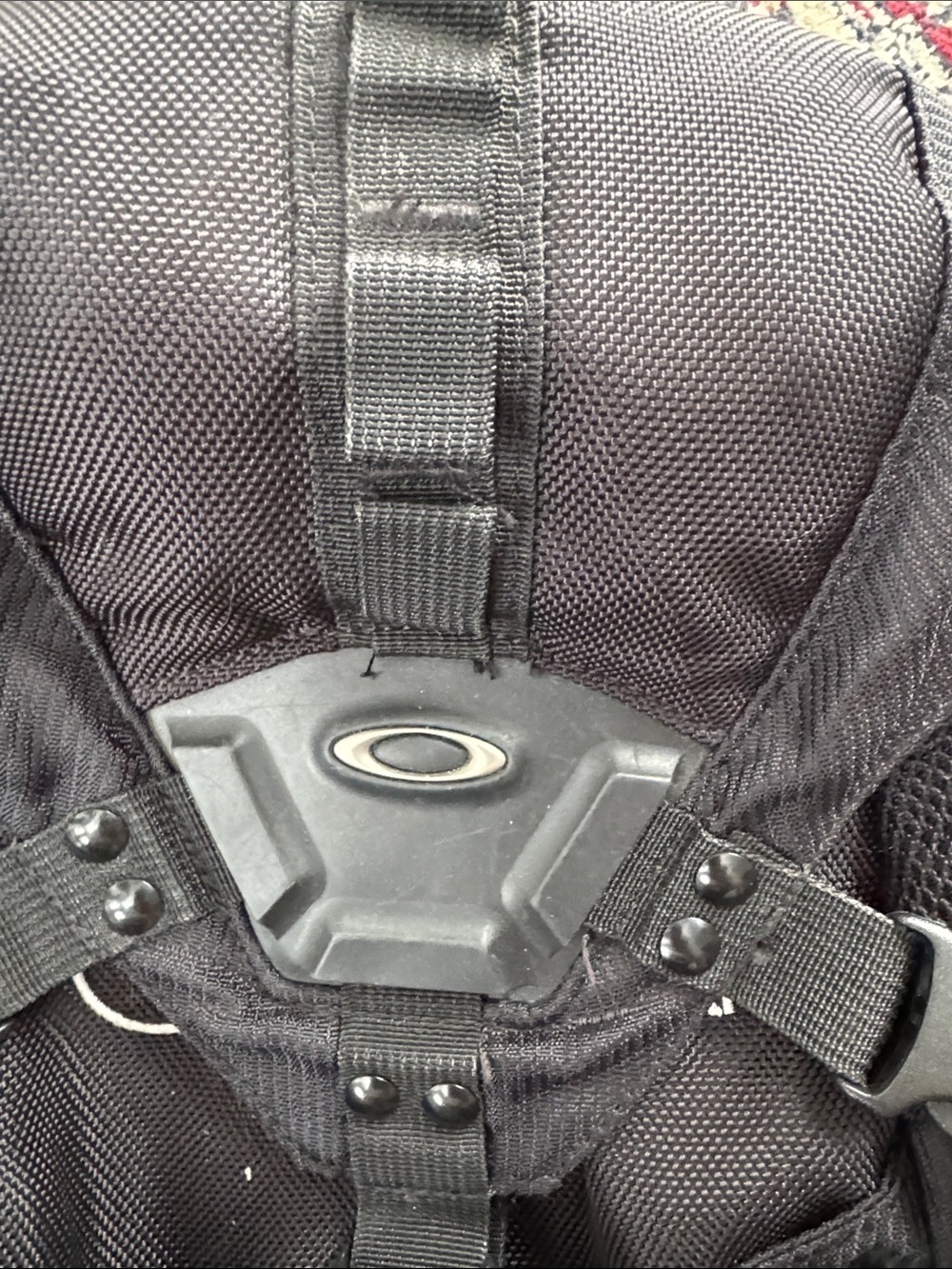 Oakley Black Utility Backpack with Buckle Straps Mini RARE - Picture 4 of 16